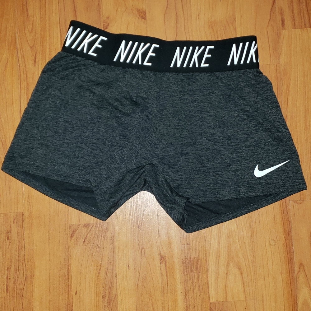 Nike short